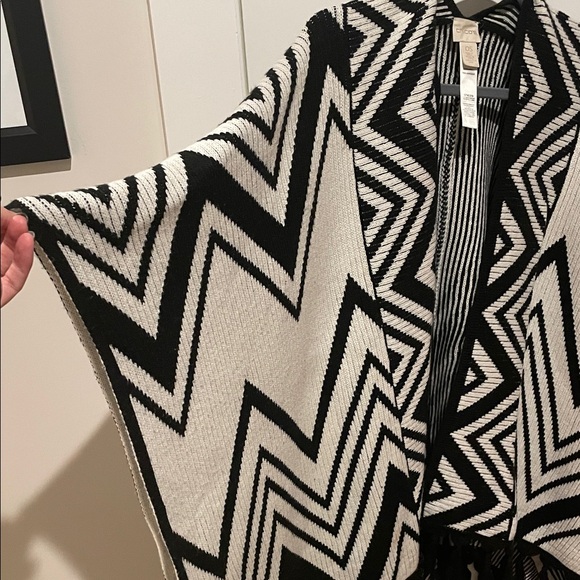 Chico's Black and White Geometric Cape - Picture 2 of 4